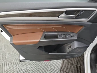 2022 Volkswagen Atlas 2.0T SE w/Technology - miniatura 9