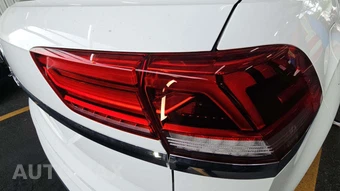2022 Volkswagen Atlas Cross Sport 2.0T SE - miniatura 33