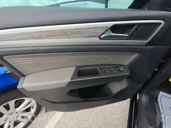 2022 Volkswagen Atlas Cross Sport V6 SE w/Technology - miniatura 9