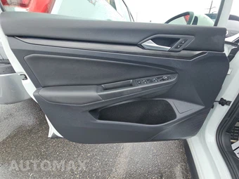 2022 Volkswagen Golf GTI SE - miniatura 9