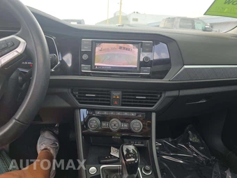 2022 Volkswagen Jetta SE - miniatura 10