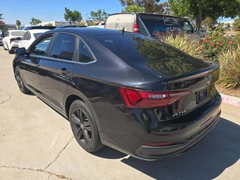 2022 Volkswagen Jetta SE – miniatura 2