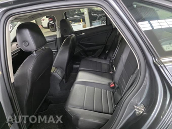 2022 Volkswagen Jetta SE - miniatura 14