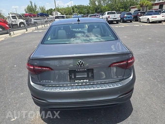 2022 Volkswagen Jetta SE – miniatura 5