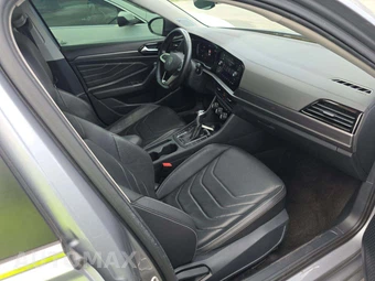 2022 Volkswagen Jetta SEL - miniatura 18