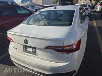 2022 Volkswagen Jetta Sport - miniatura 5