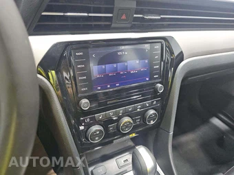 2022 Volkswagen Passat 2.0T SE - miniatura 10