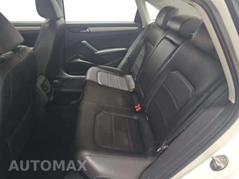 2022 Volkswagen Passat 2.0T SE - miniatura 13
