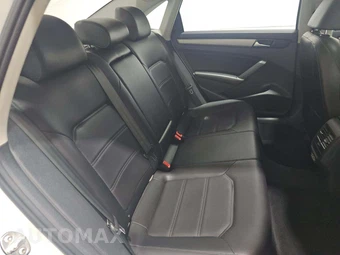 2022 Volkswagen Passat 2.0T SE - miniatura 16