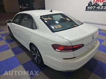 2022 Volkswagen Passat 2.0T SE - miniatura 2