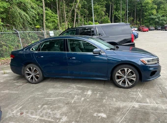 2022 Volkswagen Passat 2.0T SE - miniatura 4