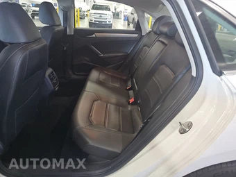 2022 Volkswagen Passat 2.0T SE - miniatura 13