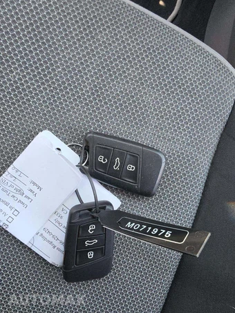 2022 Volkswagen Taos S - miniatura 8