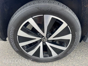 2022 Volkswagen Taos SE - miniatura 16