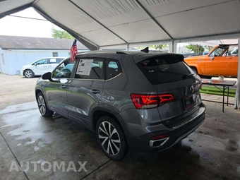 2022 Volkswagen Taos SE - miniatura 2