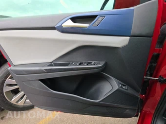 2022 Volkswagen Taos SE - miniatura 9