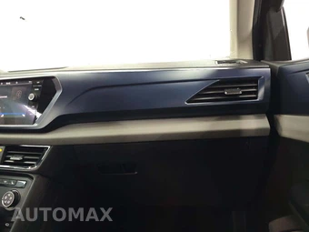 2022 Volkswagen Taos SE - miniatura 16