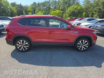 2022 Volkswagen Taos SE - miniatura 4