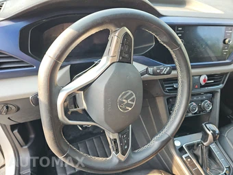 2022 Volkswagen Taos SE - miniatura 10
