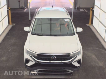 2022 Volkswagen Taos SE - miniatura 2