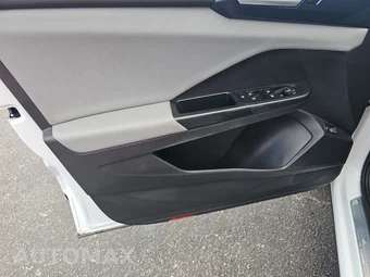 2022 Volkswagen Taos SE - miniatura 9