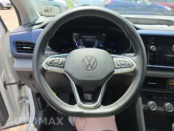 2022 Volkswagen Taos SE - miniatura 10