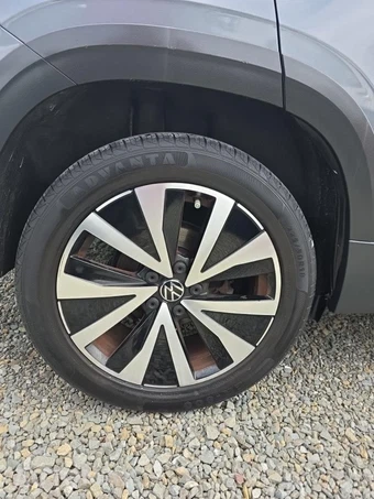 2022 Volkswagen Taos SE - miniatura 10
