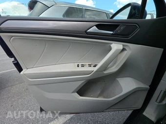 2022 Volkswagen Tiguan SE - miniatura 9