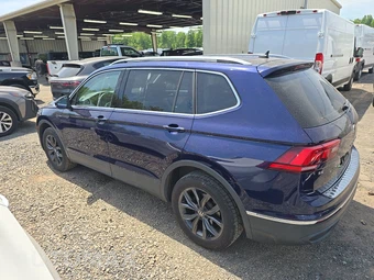 2022 Volkswagen Tiguan SE - miniatura 6