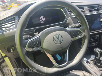 2022 Volkswagen Tiguan SE - miniatura 10