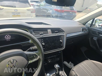 2022 Volkswagen Tiguan SE - miniatura 11