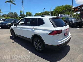 2022 Volkswagen Tiguan SE - miniatura 2