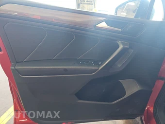 2022 Volkswagen Tiguan SE - miniatura 9