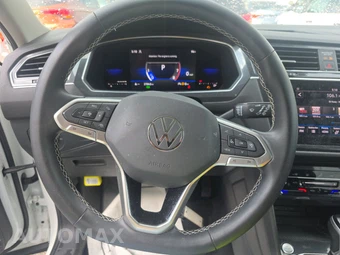 2022 Volkswagen Tiguan SE - miniatura 10