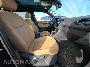 2022 Volkswagen Tiguan SE – miniatura 8