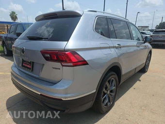 2022 Volkswagen Tiguan SE - miniatura 3