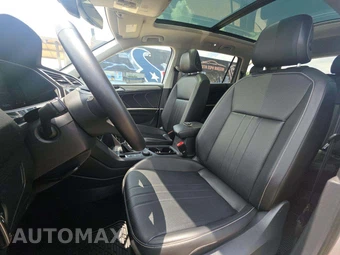 2022 Volkswagen Tiguan SE - miniatura 6