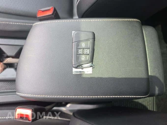 2022 Volkswagen Tiguan SE - miniatura 8