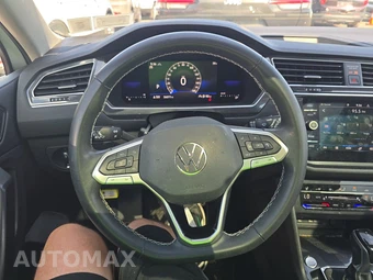 2022 Volkswagen Tiguan SE – miniatura 10