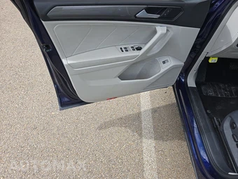 2022 Volkswagen Tiguan SE - miniatura 9