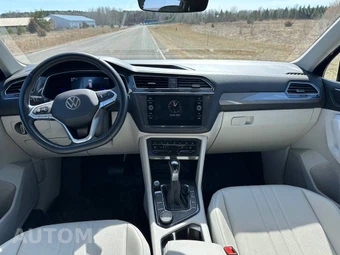 2022 Volkswagen Tiguan SE - miniatura 11