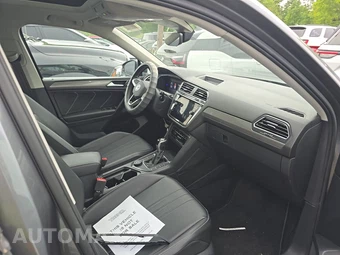 2022 Volkswagen Tiguan SE - miniatura 8