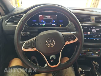 2022 Volkswagen Tiguan SE - miniatura 10