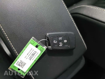 2022 Volkswagen Tiguan SE - miniatura 8