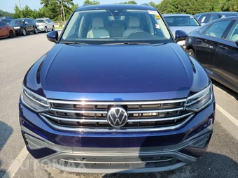 2022 Volkswagen Tiguan SE - miniatura 2