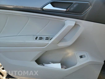 2022 Volkswagen Tiguan SE - miniatura 9