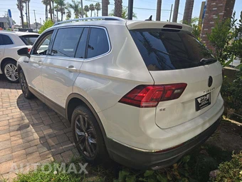 2022 Volkswagen Tiguan SE - miniatura 2