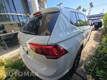 2022 Volkswagen Tiguan SE - miniatura 3