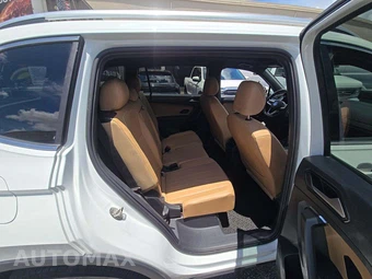 2022 Volkswagen Tiguan SE - miniatura 14
