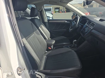 2022 Volkswagen Tiguan SE – miniatura 8